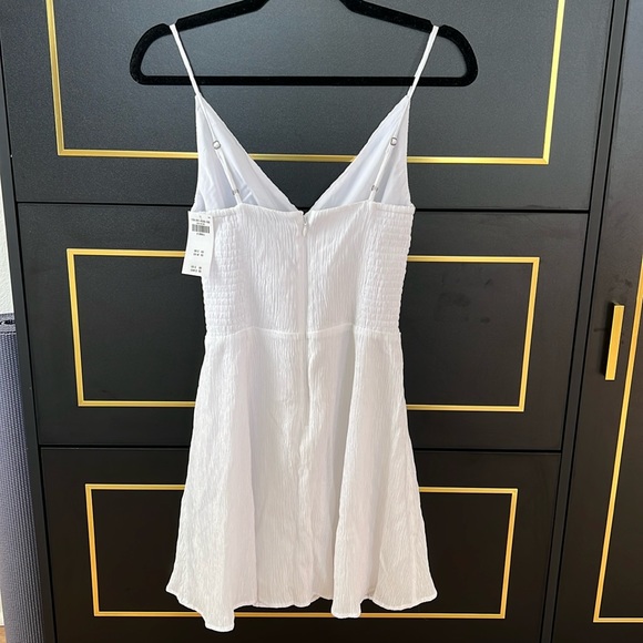NWT Abercrombie Crinkle Textured Twist-Front Mini Dress - Picture 5 of 8